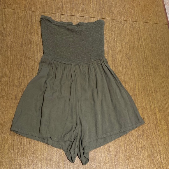 Olive Green mini romper - Picture 1 of 2